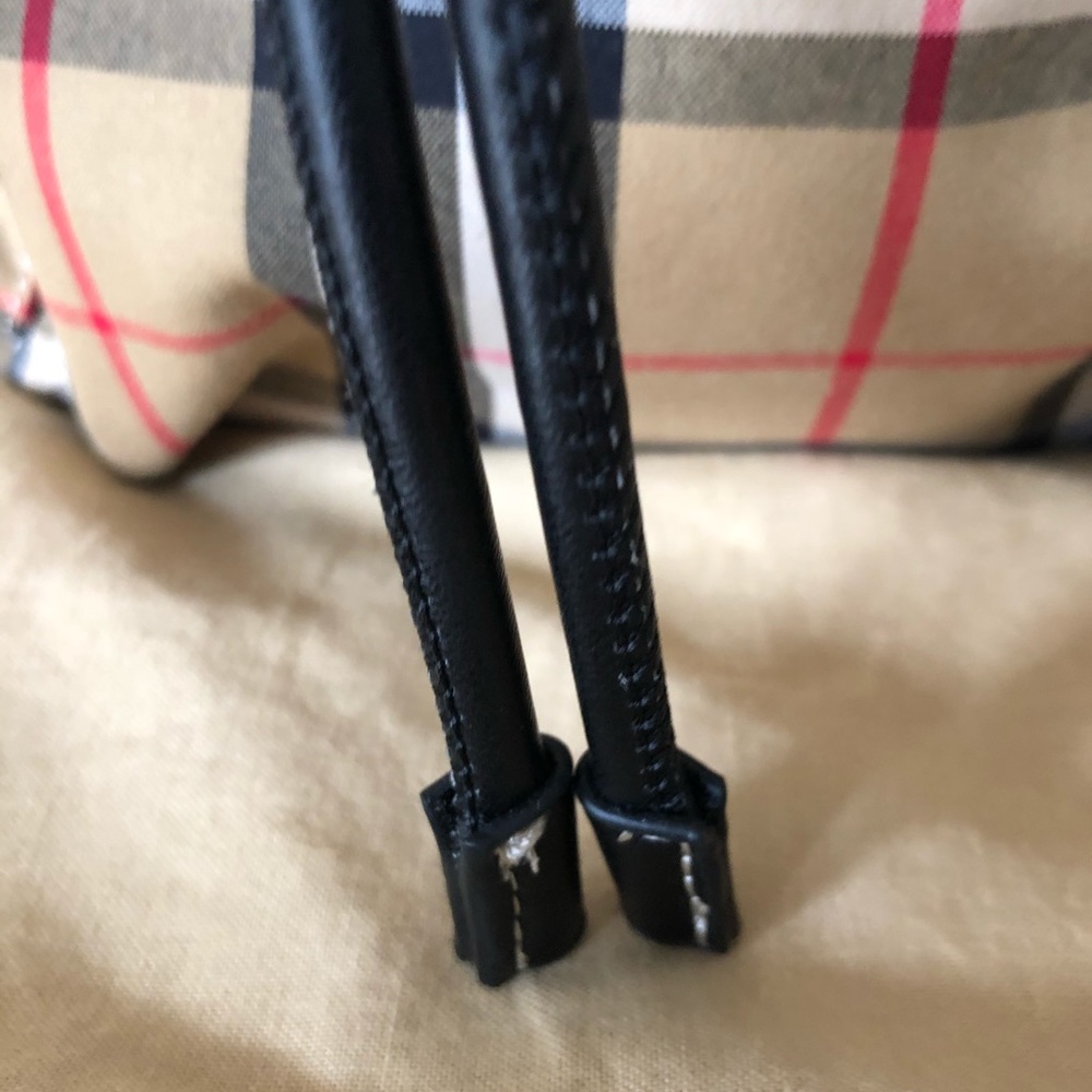 $1️⃣1️⃣7️⃣5️⃣ Burberry Backpack - Picture 8 of 16